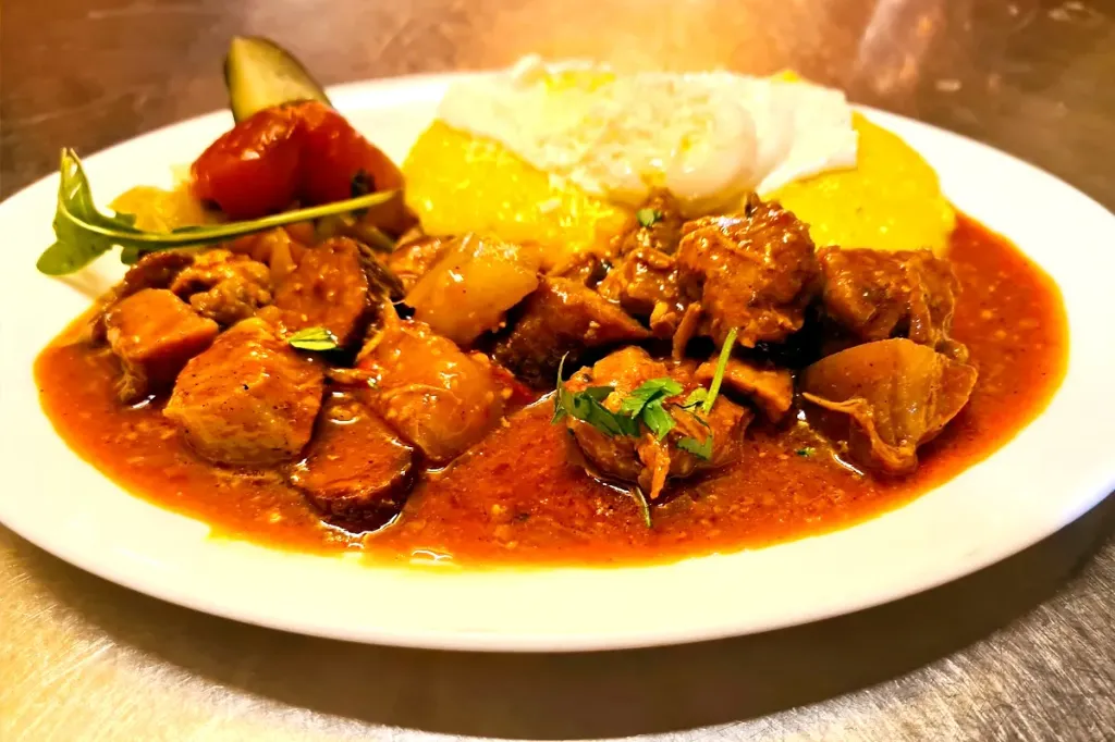 Tochitură a la Suneanu – specialitatea casei – 350 g